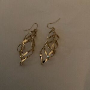 SHINY GOLDTONE SPIRAL FASHION EARRINGS